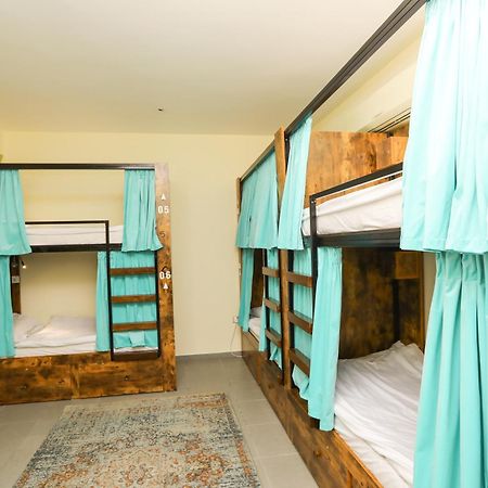The Villa Hostel - By Lunar Abu Dhabi Ngoại thất bức ảnh