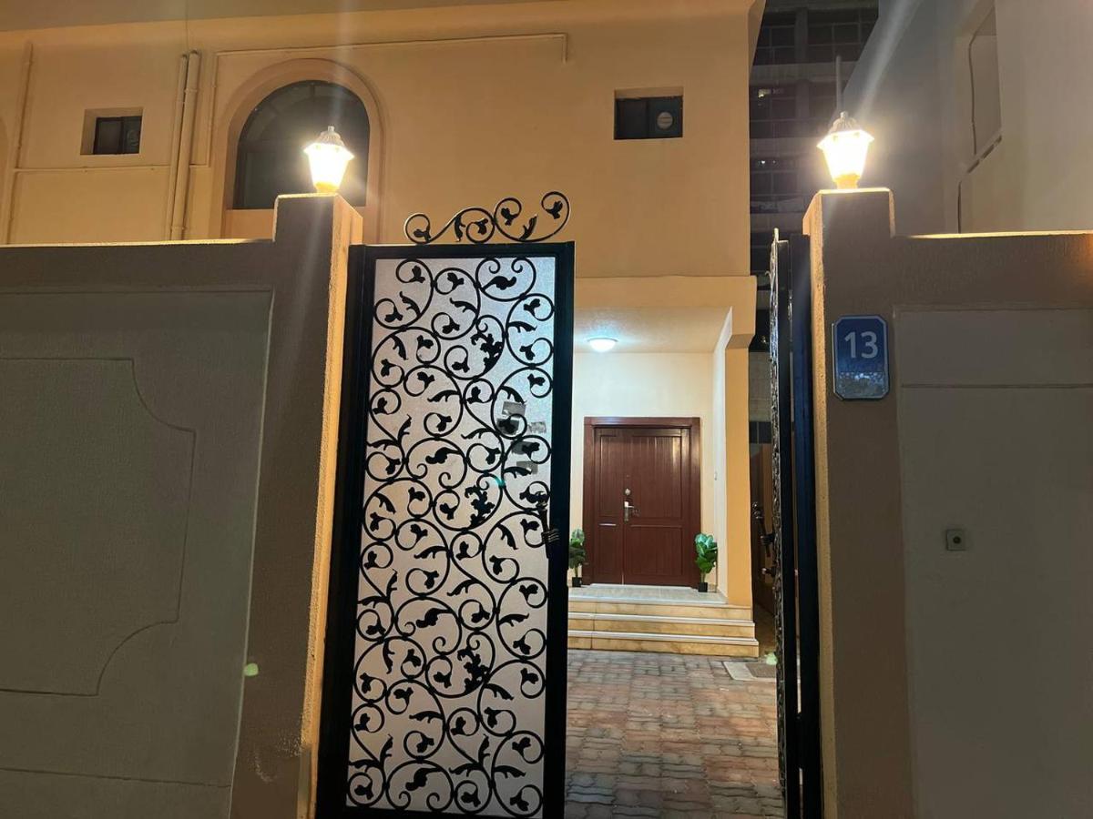 The Villa Hostel - By Lunar Abu Dhabi Ngoại thất bức ảnh