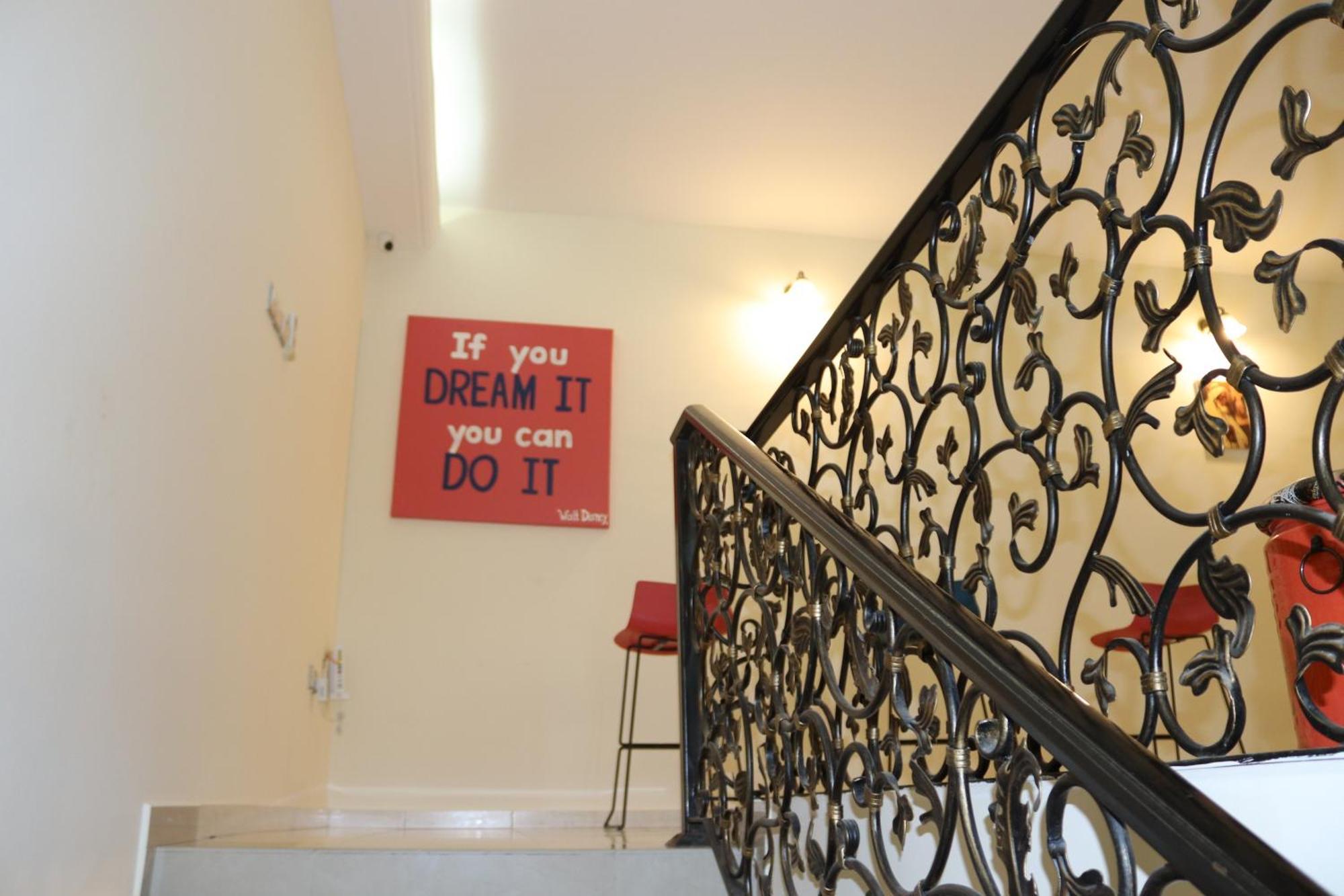 The Villa Hostel - By Lunar Abu Dhabi Ngoại thất bức ảnh