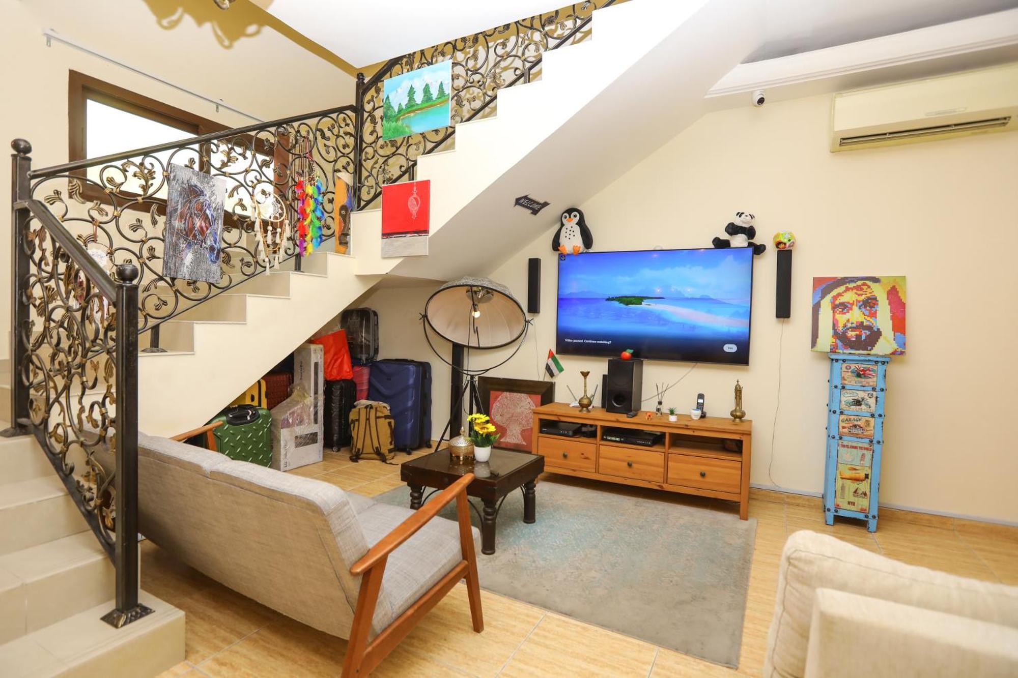 The Villa Hostel - By Lunar Abu Dhabi Ngoại thất bức ảnh