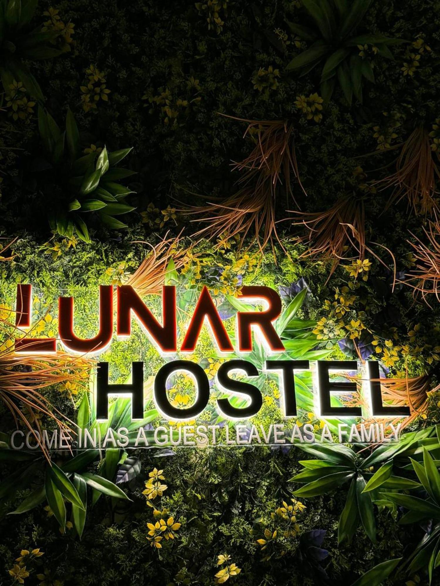 The Villa Hostel - By Lunar Abu Dhabi Ngoại thất bức ảnh